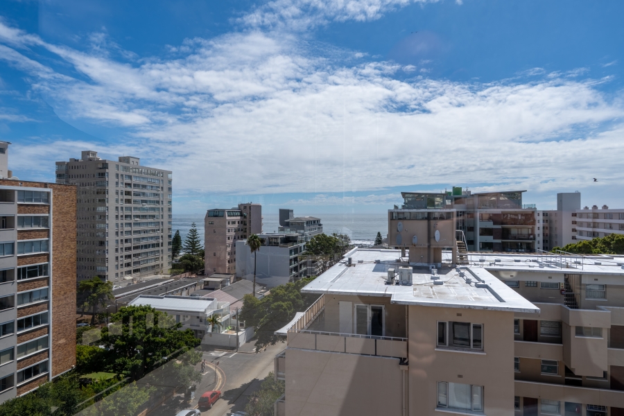 To Let 4 Bedroom Property for Rent in Sea Point Western Cape